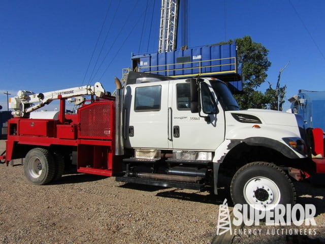 INTERNATIONAL Work Star Service Truck with crane – DY1 YD21